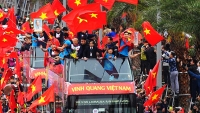 Biển người chào đón những người hùng U23 Việt Nam
