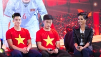 Hoa hậu H'hen Niê giao lưu cùng đội tuyển U23 Việt Nam 

