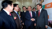 Thủ tướng Nguyễn Xuân Phúc thăm Hãng viễn thông Star Telecom 