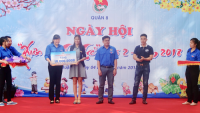 IBA Việt Nam tặng quà cho người nghèo nhân dịp Tết Mậu Tuất 2018