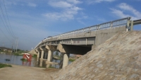 Hà Nội: Phân luồng giao thông phục phụ xây dựng cầu Suối Hai 1