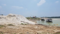 Tây Ninh: Tiềm ẩn nhiều rủi ro trước tình trạng ồ ạt khai thác cát “rút ruột” lòng hồ Dầu Tiếng
