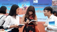 Di Li ra mắt sách mới - “Bình minh ở Sahara”
