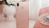 Huawei bất ngờ giới thiệu smartphone Nova 3e màu hồng