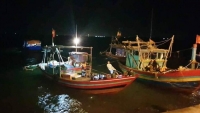 Hà Tĩnh: Phát hiện thi thể người đàn ông mắc lưới trên biển