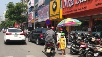 Quận Thanh Xuân (Hà Nội): Ai cho phép nhà sách Minh Thuận lấn chiếm lòng đường, vỉa hè để xe trái phép?