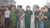 Bắt 3 đối tượng Lào vận chuyển trái phép 25 kg ma túy đá và 52 bánh heroin vào Việt Nam