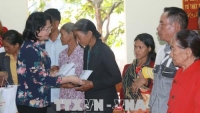 Phó Chủ tịch nước Đặng Thị Ngọc Thịnh thăm, tặng quà gia đình chính sách tại Đắk Nông