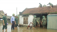 Hà Tĩnh: Hơn 300 cán bộ, chiến sỹ giúp dân sửa nhà bị lốc xoáy làm tốc mái