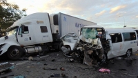 Quảng Nam: Xe rước dâu va chạm xe container, 13 người chết, 4 người bị thương nặng