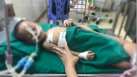 Nghệ An: Nghịch súng hơi, bé trai 19 tháng tuổi bị bắn vào ngực phải