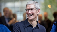 Tim Cook nhận thưởng lớn khi chèo lái Apple cập bến 1000 tỷ USD