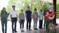 Đoàn công tác Báo Nhà báo & Công luận dâng hương tại Khu di tích Ngã ba Đồng Lộc