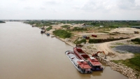 Hà Nội: Siết chặt quản lý các điểm tập kết vật liệu xây dựng ven sông