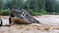 Miền Bắc mưa to do ảnh hưởng bão Mangkhut, lũ sông Hồng, sông Thái Bình lên cao