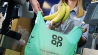 Chuỗi siêu thị lớn của Anh sẽ bắt đầu cấm sử dụng túi nilon