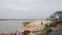 Hà Nội: Siết chặt kiểm tra, quản lý bãi chứa, trung chuyển vật liệu xây dựng ven sông 