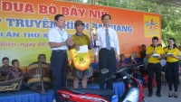 Cặp bò của ông Nguyễn Thành Tài đoạt hạng Nhất Hội đua bò Bảy Núi lần thứ 25 do Tập đoàn Tân Hiệp Phát tài trợ