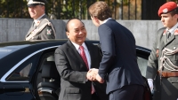 Thủ tướng Áo chủ trì lễ đón trọng thể Thủ tướng Nguyễn Xuân Phúc