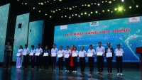 Trao 161 suất học bỗng cho học sinh nghèo học giỏi tỉnh Khánh Hòa 