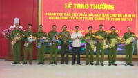 Chủ tịch tỉnh Nghệ An trao thưởng vụ triệt phá tụ điểm mua bán ma túy 