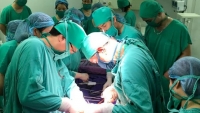 30 đơn vị máu và  đêm trắng trực cấp cứu sản phụ bị đờ tử cung sau sinh tại Bệnh viện Sản Nhi Quảng Ninh