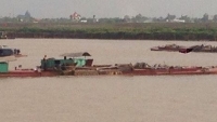 Hôm nay bắt đầu đợt cao điểm xử lý tàu thuyền vi phạm trên sông Hồng