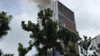 Hà Nội: Cháy lớn tại tòa nhà đang xây trên đường Hoàng Quốc Việt