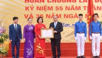Thủ tướng Nguyễn Xuân Phúc về thăm Trường THPT Đa Phúc