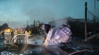 Bình Phước: Xe bồn lật, xăng tràn đốt cháy nhiều căn nhà, 6 người tử vong