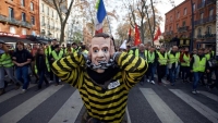 Nhằm “hạ nhiệt” làn sóng biểu tình, Pháp hoãn kế hoạch tăng thuế xăng dầu