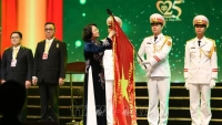 Phó Chủ tịch nước trao Huân chương Lao động hạng Ba cho Cty CP Chăn nuôi C.P. Việt Nam