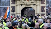 Lo ngại biểu tình từ Pháp lây lan, Ai Cập cấm bán áo bảo hộ lao động màu vàng
