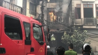TP Hà Nội: Quán karaoke trong ngõ nhỏ bùng cháy dữ dội, người dân tá hỏa tháo chạy