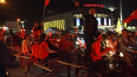 Hàng nghìn CĐV Hà Tĩnh nhảy múa ăn mừng chức vô địch AFF Cup 2018