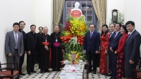 Bí thư Thành ủy Hoàng Trung Hải chúc mừng Giáng sinh Tòa Tổng giám mục Hà Nội 