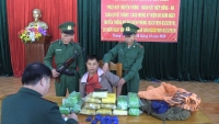Nghệ An: Bắt đối tượng vận chuyển 50.000 viên ma túy tổng hợp và 6 kg ma túy đá qua biên giới