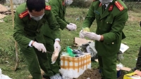 Hà Tĩnh: Tiêu hủy 90 kg thực phẩm bẩn và 500 đồ chơi nguy hiểm