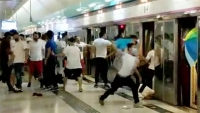Hongkong: Phóng viên bị đánh vì livestream vụ tấn công người biểu tình