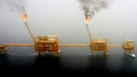 Mỹ sẽ trừng phạt bất kỳ ai mua dầu của Iran