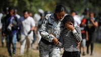 Người di cư Trung Mỹ đụng độ với cảnh sát Mexico