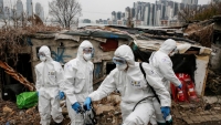 Hàn Quốc: Hàng nghìn người chờ giường bệnh, đại dịch tiếp tục bùng phát