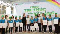 FE CREDIT trao học bổng tại tỉnh Trà Vinh