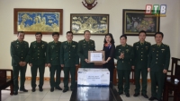 Hơn 350 ấn phẩm báo chí được tặng cho các đơn vị biên phòng tỉnh Thái Bình