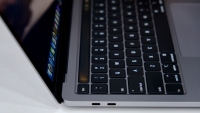 MacBook Pro 13 inch 2020 xách tay được bán tại VN với giá hơn 41 triệu đồng