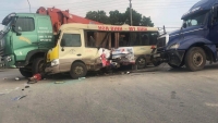 Tai nạn liên hoàn trên Đại lộ Thăng Long khiến 2 vợ chồng thiệt mạng