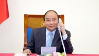 Thủ tướng Nguyễn Xuân Phúc chúc Tết Thủ tướng Lào và Thủ tướng Campuchia