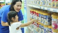 Không chỉ có sữa nước, sữa bột trẻ em Vinamilk cũng đang dẫn đầu thị trường