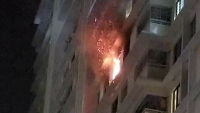 TP. HCM: Cháy căn hộ The Eratown lúc nửa đêm, hàng ngàn cư dân bỏ chạy