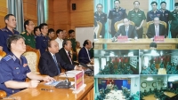Thủ tướng Nguyễn Xuân Phúc  trò chuyện với Cảnh sát biển Việt Nam qua hệ thống vệ tinh